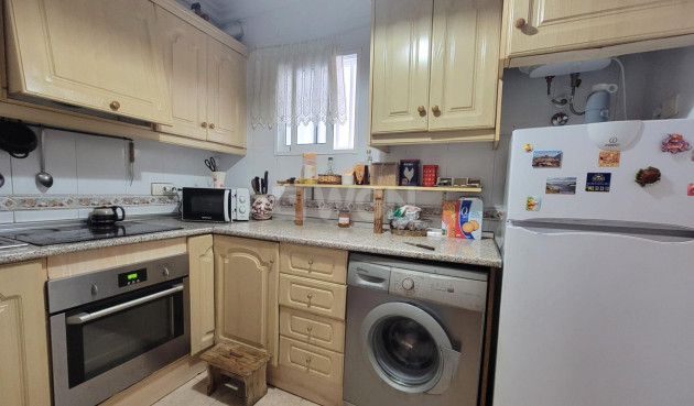 Odsprzedaż - Mieszkanie w bloku - Torrevieja - Centro