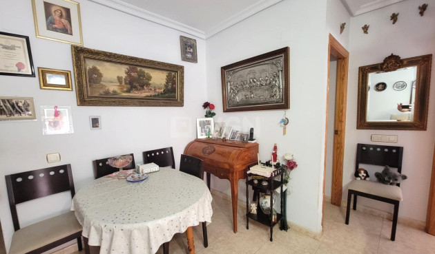 Odsprzedaż - Mieszkanie w bloku - Torrevieja - Centro