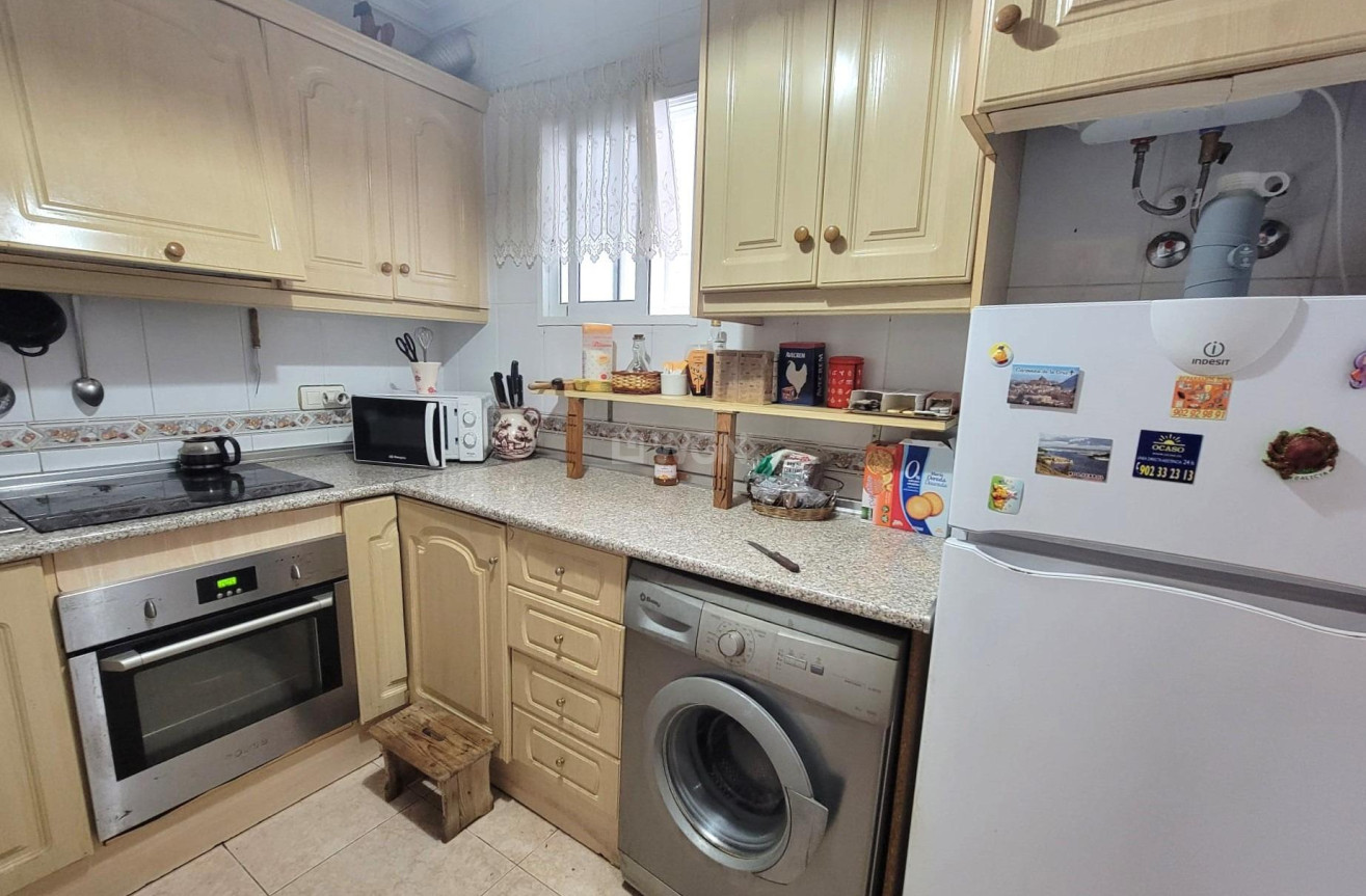 Odsprzedaż - Mieszkanie w bloku - Torrevieja - Centro