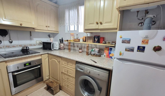 Odsprzedaż - Mieszkanie w bloku - Torrevieja - Centro