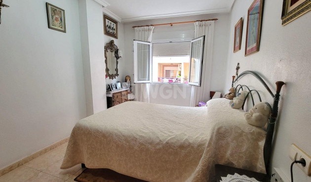 Odsprzedaż - Mieszkanie w bloku - Torrevieja - Centro