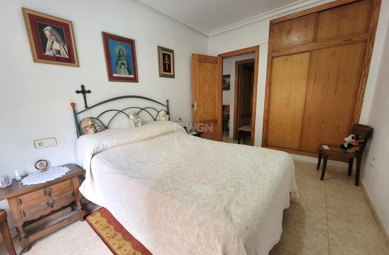 Odsprzedaż - Mieszkanie w bloku - Torrevieja - Centro