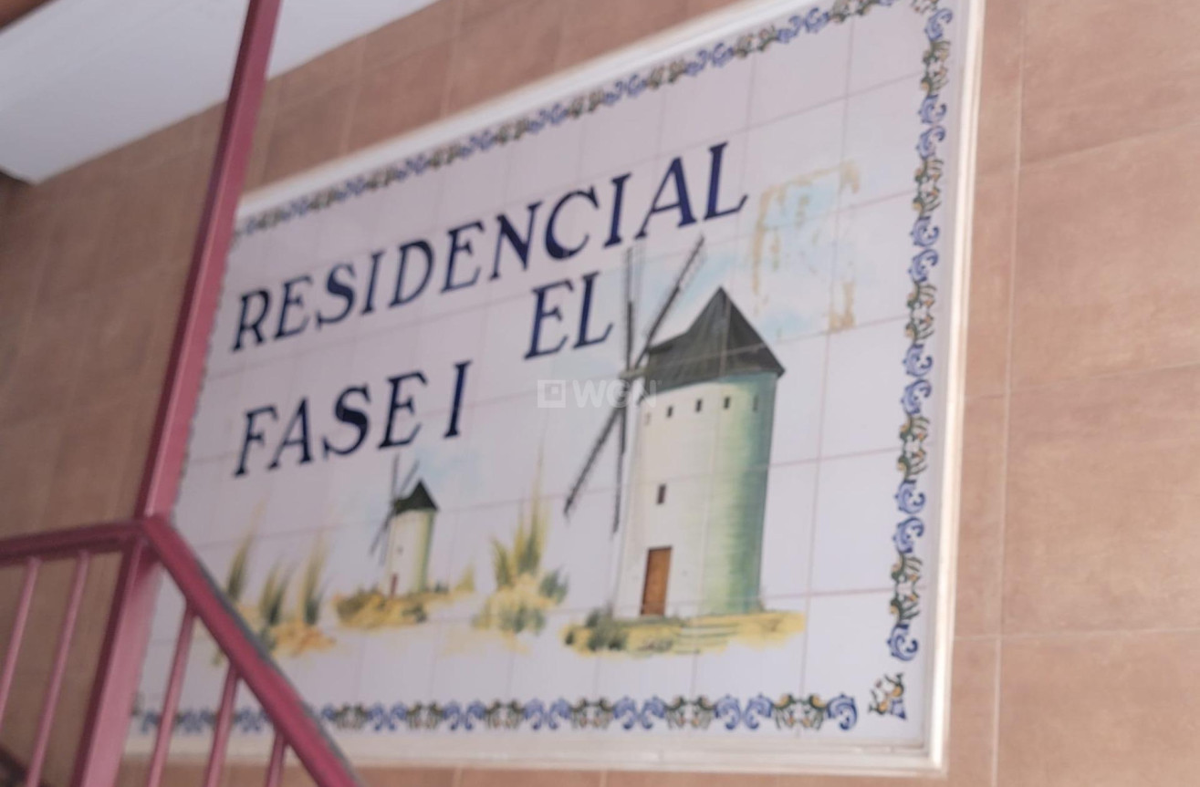 Odsprzedaż - Mieszkanie w bloku - Torrevieja - Centro