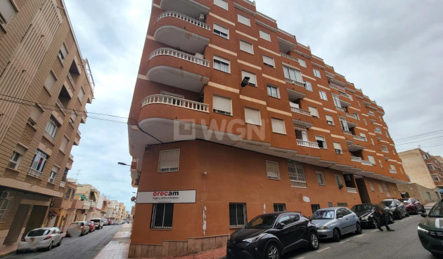 Odsprzedaż - Mieszkanie w bloku - Torrevieja - Centro
