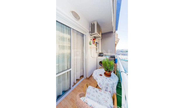 Resale - Apartment / flat - Torrevieja - Centro