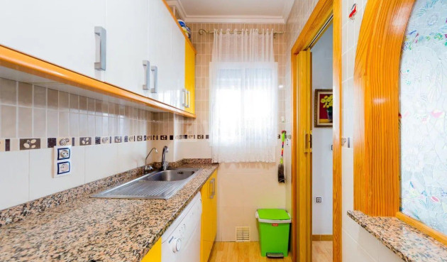Resale - Apartment / flat - Torrevieja - Centro