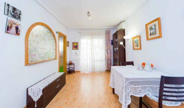 Resale - Apartment / flat - Torrevieja - Centro