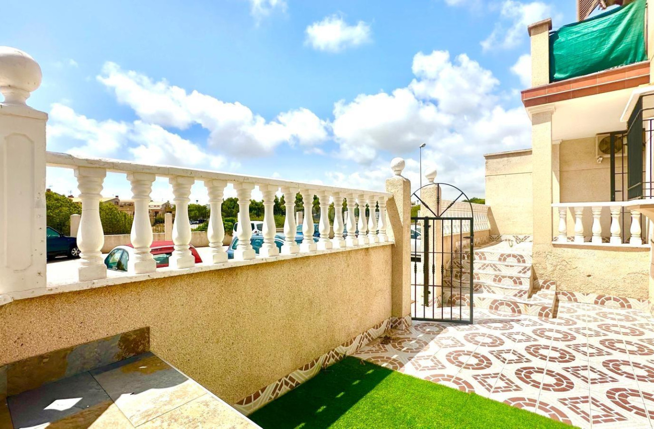 Odsprzedaż - Mieszkanie w bloku - Orihuela Costa - Playa Flamenca