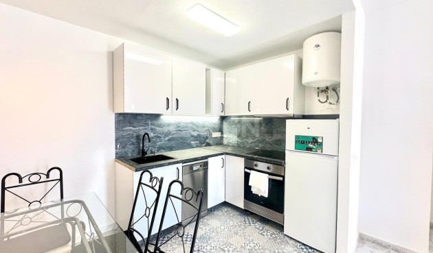 Odsprzedaż - Mieszkanie w bloku - Orihuela Costa - Playa Flamenca