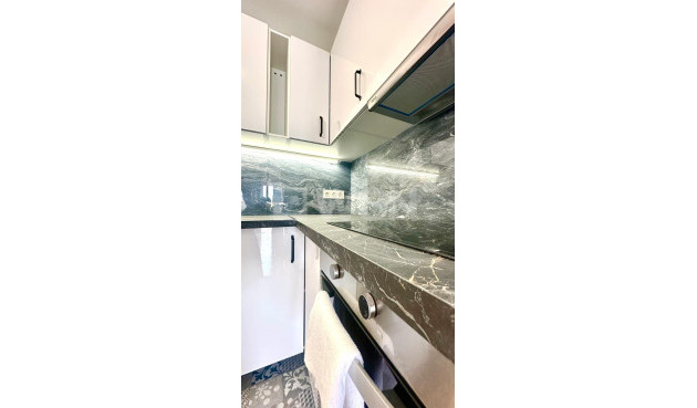 Odsprzedaż - Mieszkanie w bloku - Orihuela Costa - Playa Flamenca