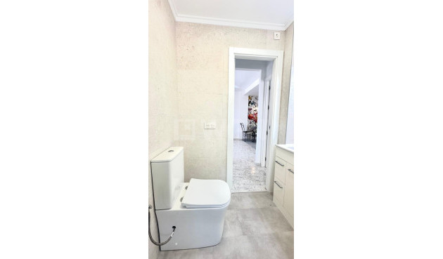 Odsprzedaż - Mieszkanie w bloku - Orihuela Costa - Playa Flamenca