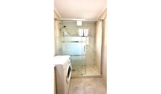 Odsprzedaż - Mieszkanie w bloku - Orihuela Costa - Playa Flamenca