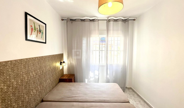 Odsprzedaż - Mieszkanie w bloku - Orihuela Costa - Playa Flamenca