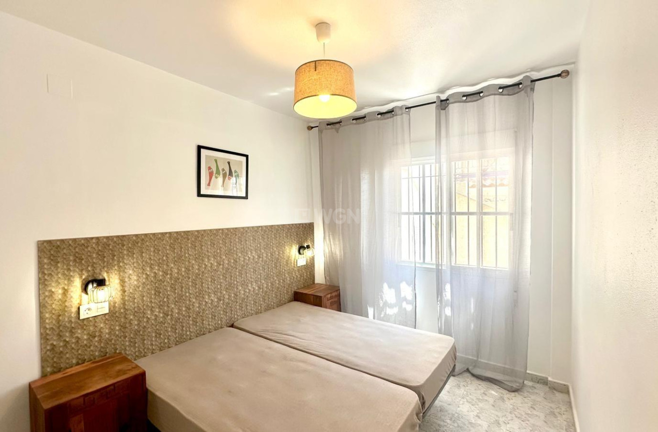 Odsprzedaż - Mieszkanie w bloku - Orihuela Costa - Playa Flamenca