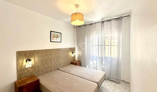 Odsprzedaż - Mieszkanie w bloku - Orihuela Costa - Playa Flamenca