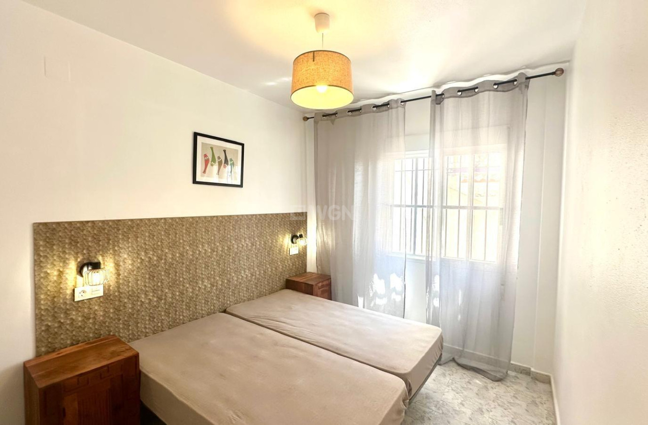 Odsprzedaż - Mieszkanie w bloku - Orihuela Costa - Playa Flamenca