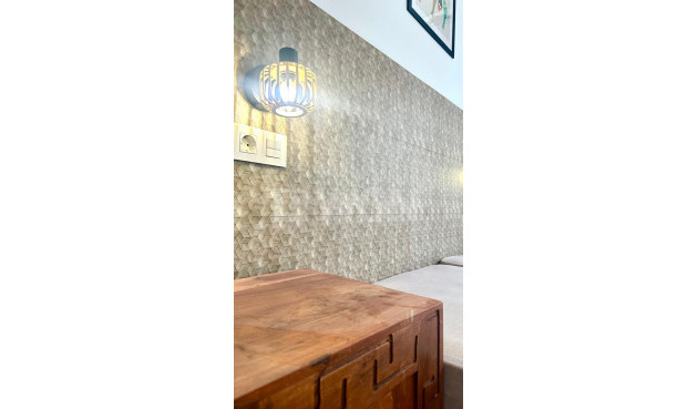 Odsprzedaż - Mieszkanie w bloku - Orihuela Costa - Playa Flamenca