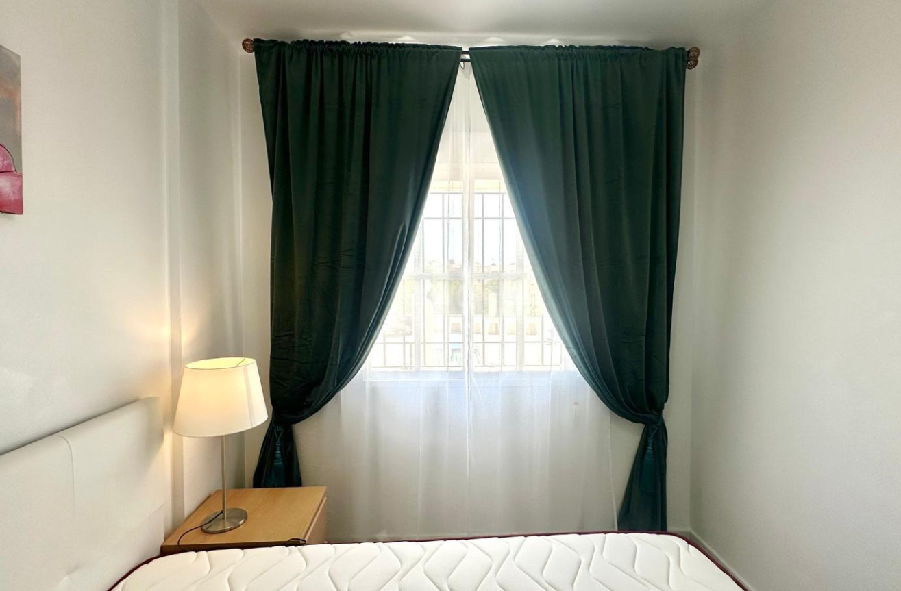 Odsprzedaż - Mieszkanie w bloku - Orihuela Costa - Playa Flamenca