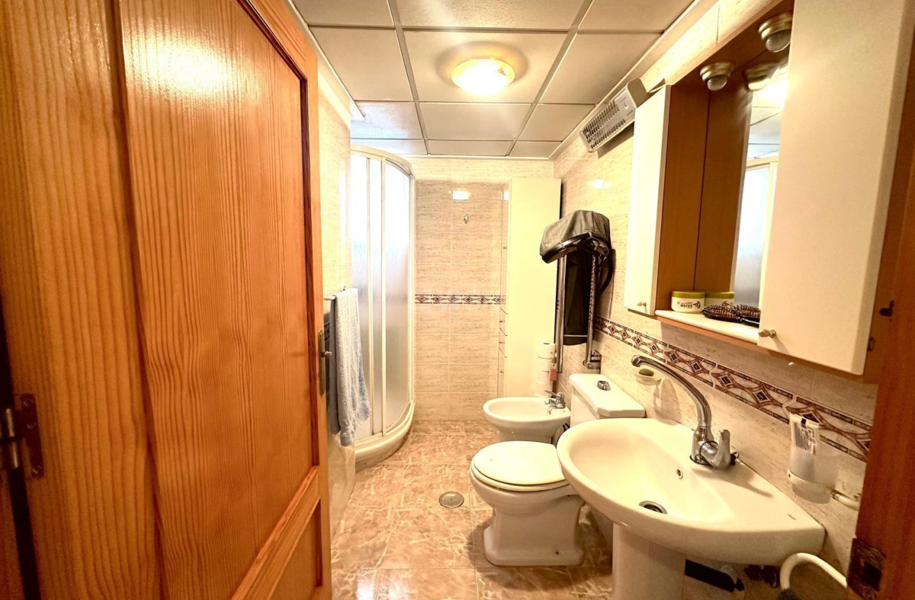 Resale - Apartment / flat - Torrevieja - Playa del Cura