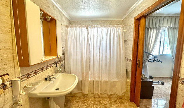 Resale - Apartment / flat - Torrevieja - Playa del Cura