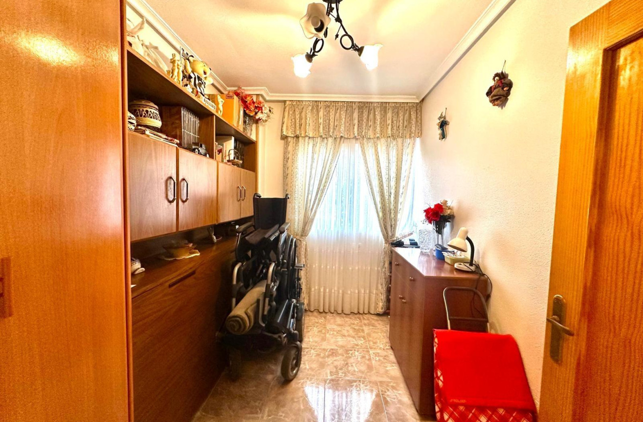Resale - Apartment / flat - Torrevieja - Playa del Cura