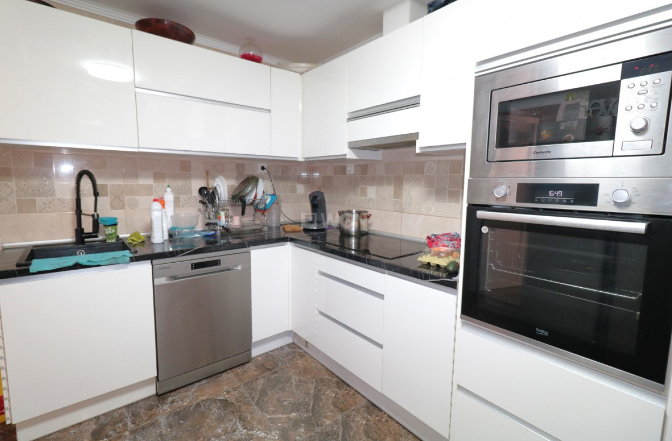 Resale - Apartment / flat - Torrevieja - Costa Blanca