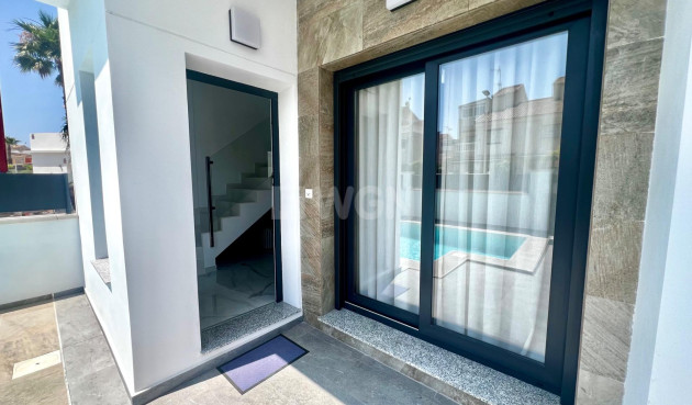 Wiederverkauf - Villa - Torrevieja - La Siesta - El Salado - Torreta