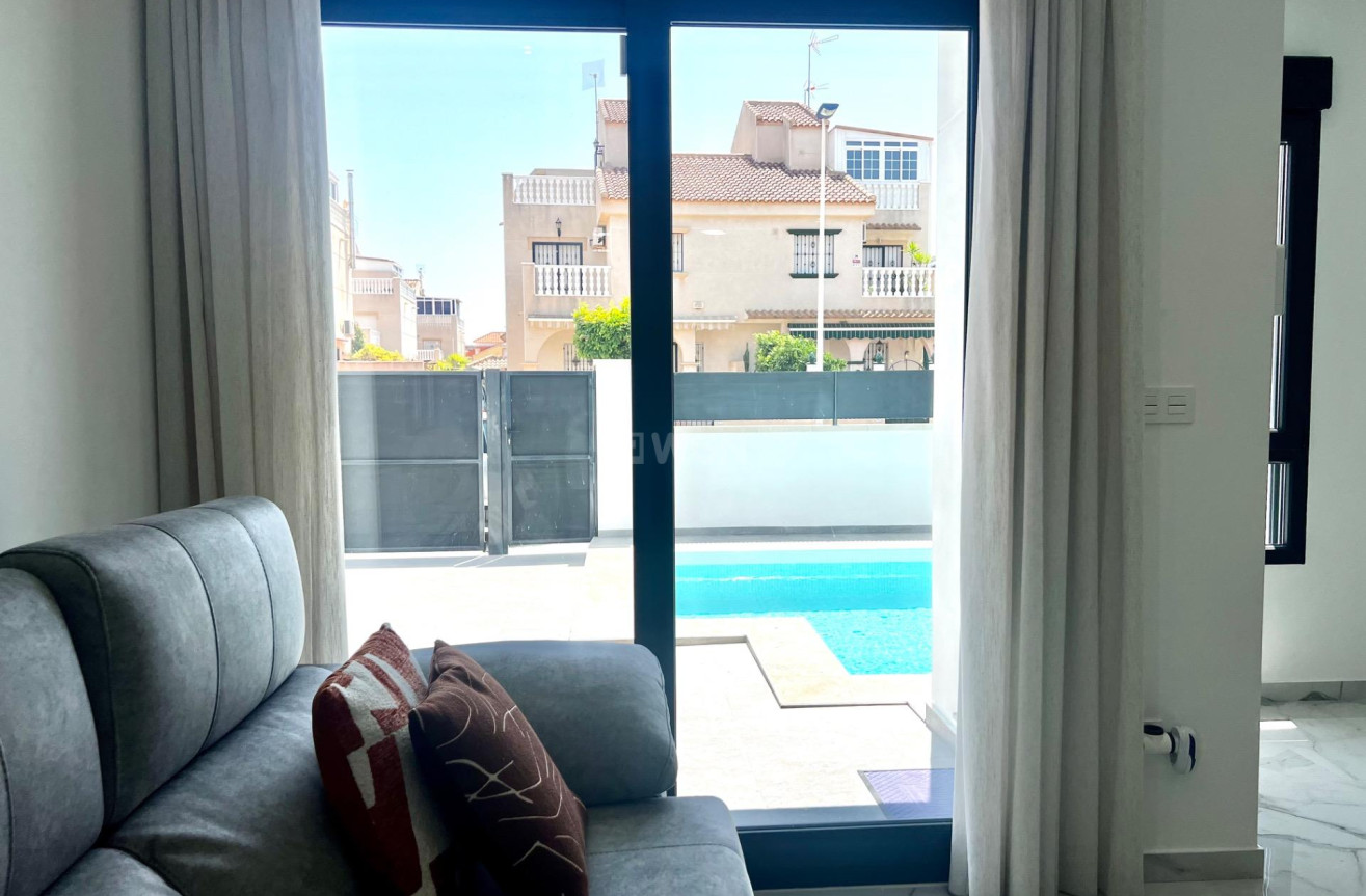 Wiederverkauf - Villa - Torrevieja - La Siesta - El Salado - Torreta