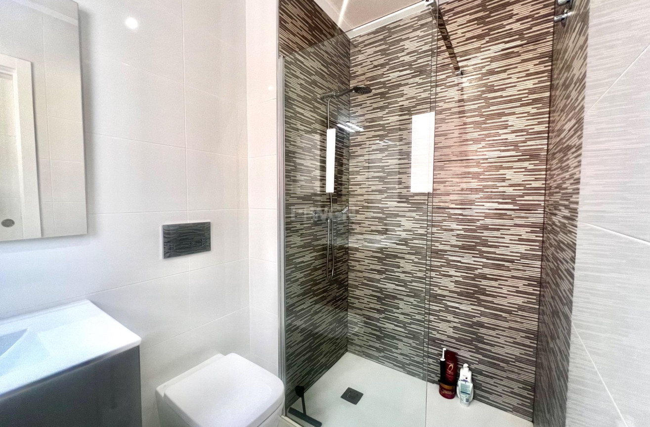 Wiederverkauf - Villa - Torrevieja - La Siesta - El Salado - Torreta