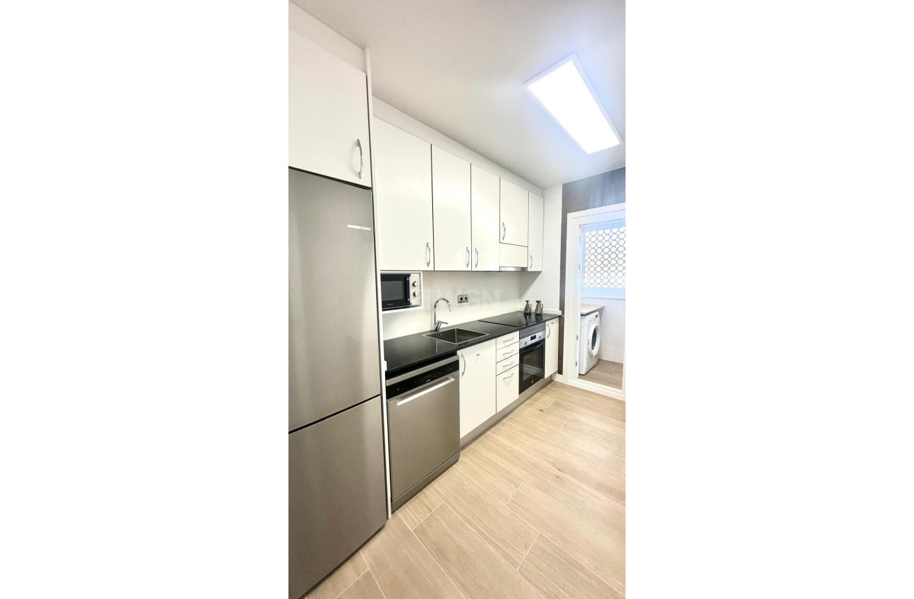 Resale - Apartment / flat - Orihuela Costa - Campoamor