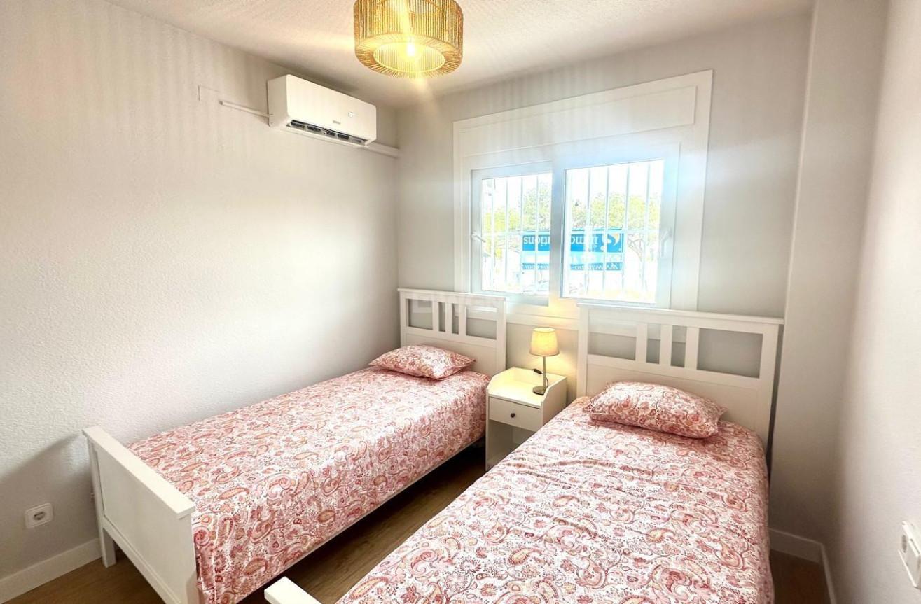 Resale - Apartment / flat - Orihuela Costa - Campoamor