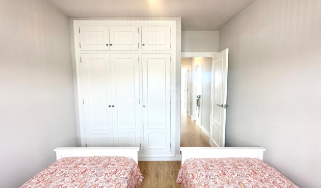 Resale - Apartment / flat - Orihuela Costa - Campoamor