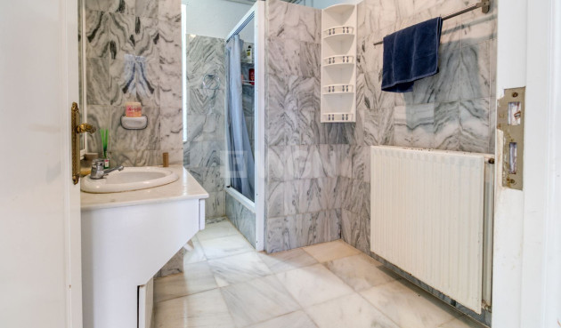 Odsprzedaż - Villa - Benalmadena - Costa del Sol