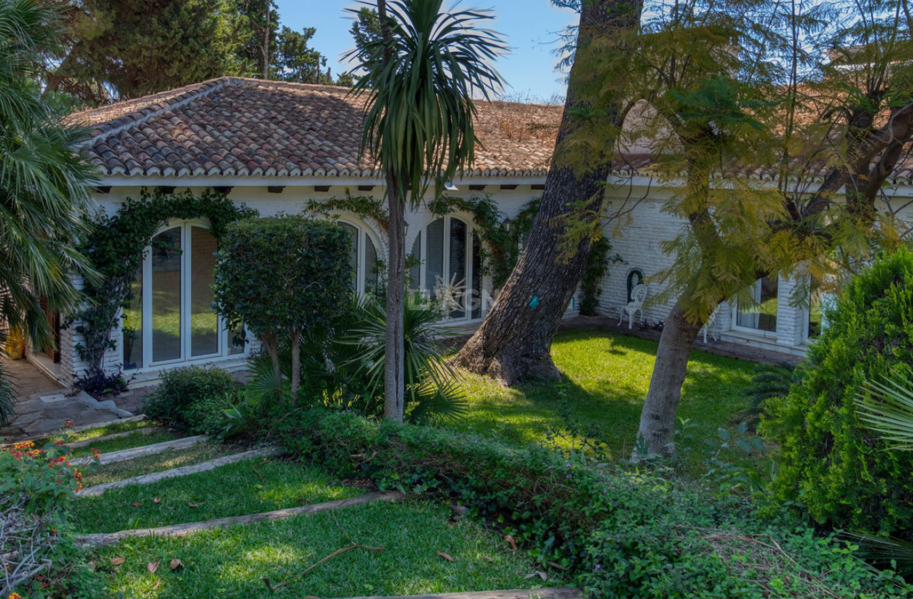 Odsprzedaż - Villa - Benalmadena - Costa del Sol