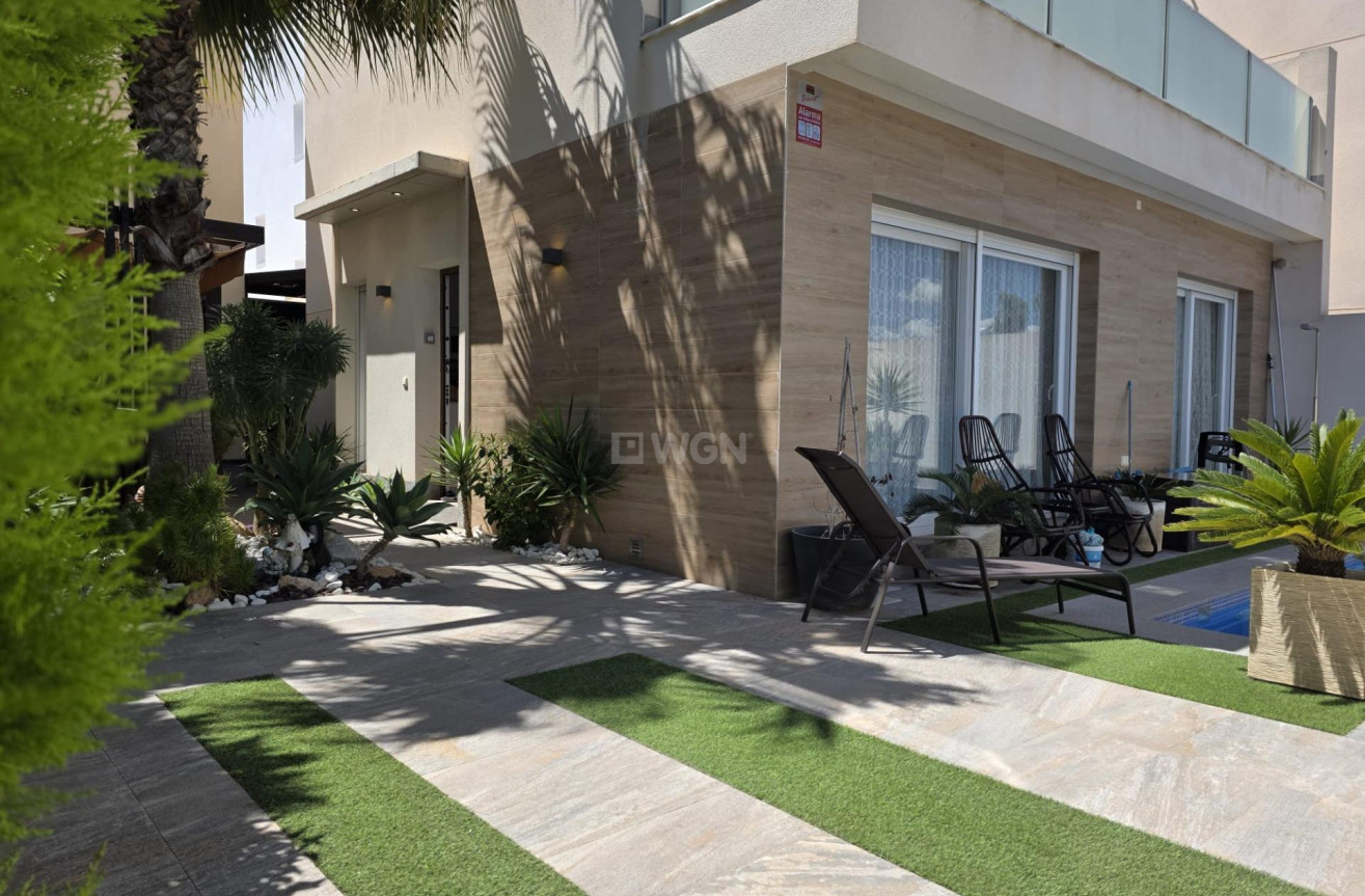 Odsprzedaż - Villa - Pilar de la Horadada - Zona Pueblo