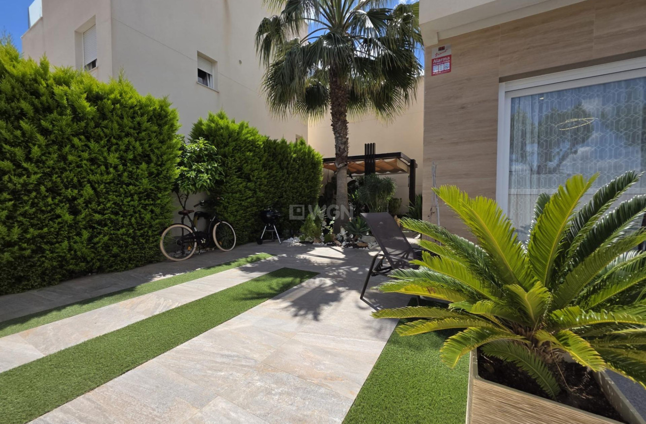 Odsprzedaż - Villa - Pilar de la Horadada - Zona Pueblo