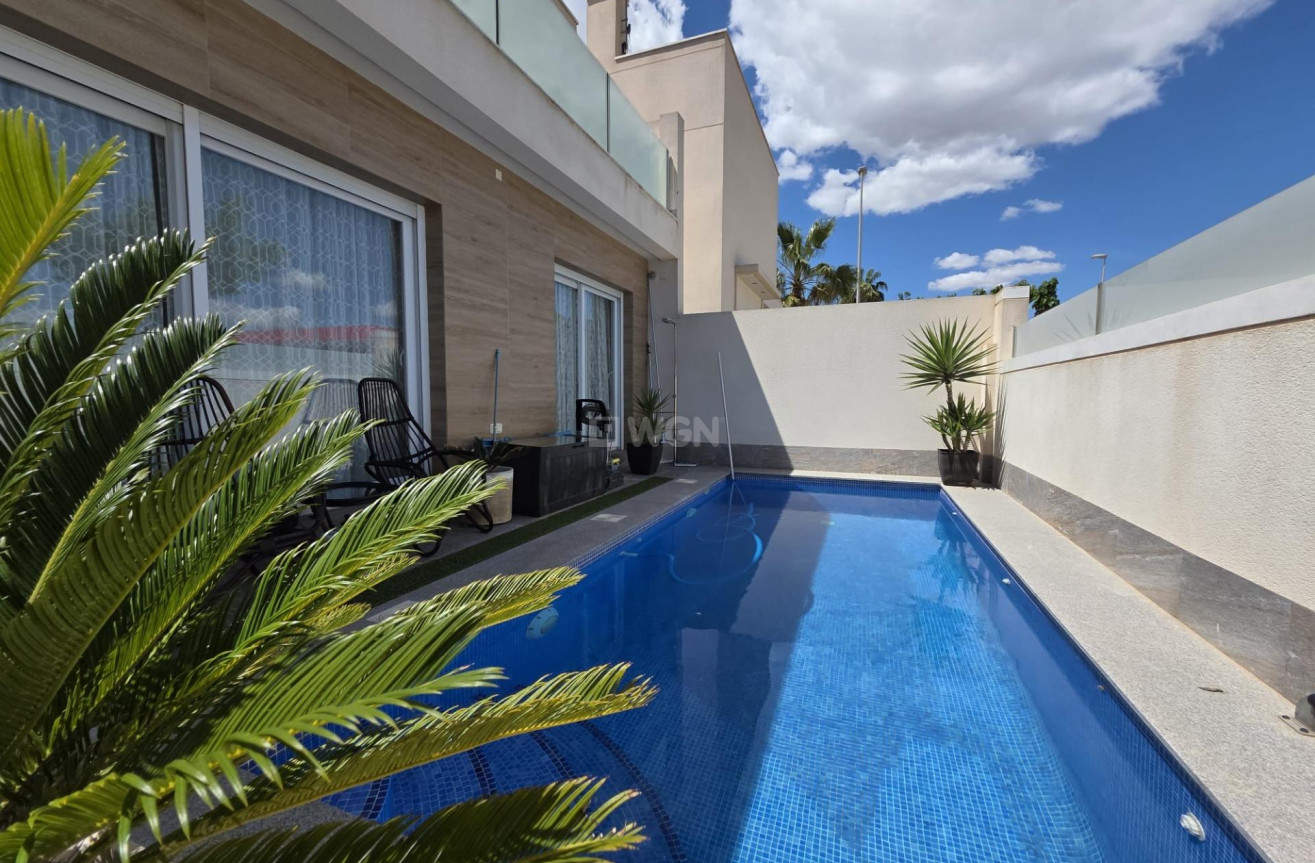 Odsprzedaż - Villa - Pilar de la Horadada - Zona Pueblo