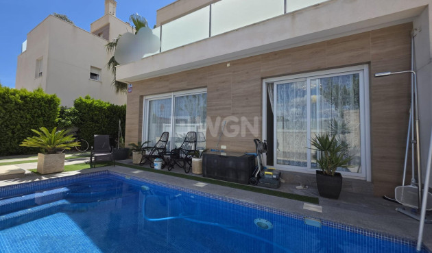 Odsprzedaż - Villa - Pilar de la Horadada - Zona Pueblo