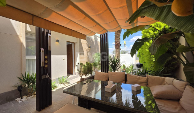 Odsprzedaż - Villa - Pilar de la Horadada - Zona Pueblo