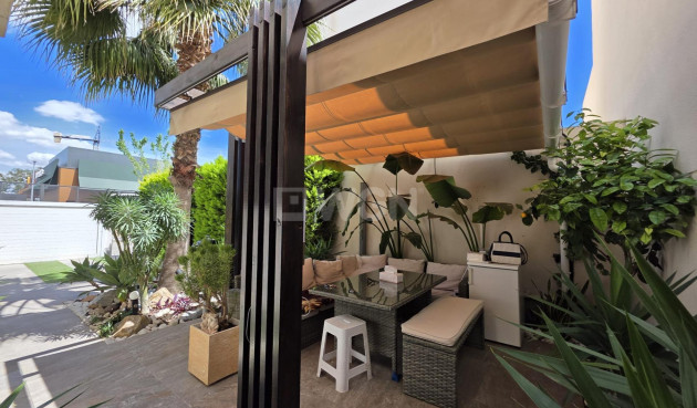 Odsprzedaż - Villa - Pilar de la Horadada - Zona Pueblo