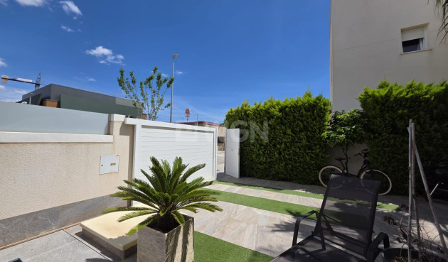 Odsprzedaż - Villa - Pilar de la Horadada - Zona Pueblo