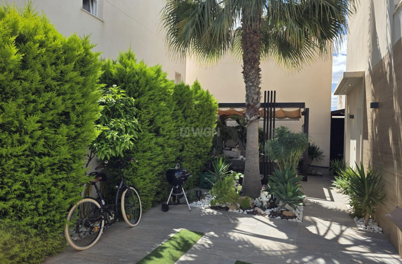 Odsprzedaż - Villa - Pilar de la Horadada - Zona Pueblo