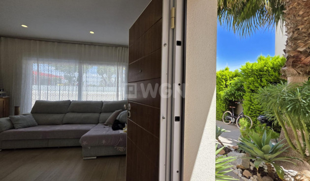 Odsprzedaż - Villa - Pilar de la Horadada - Zona Pueblo