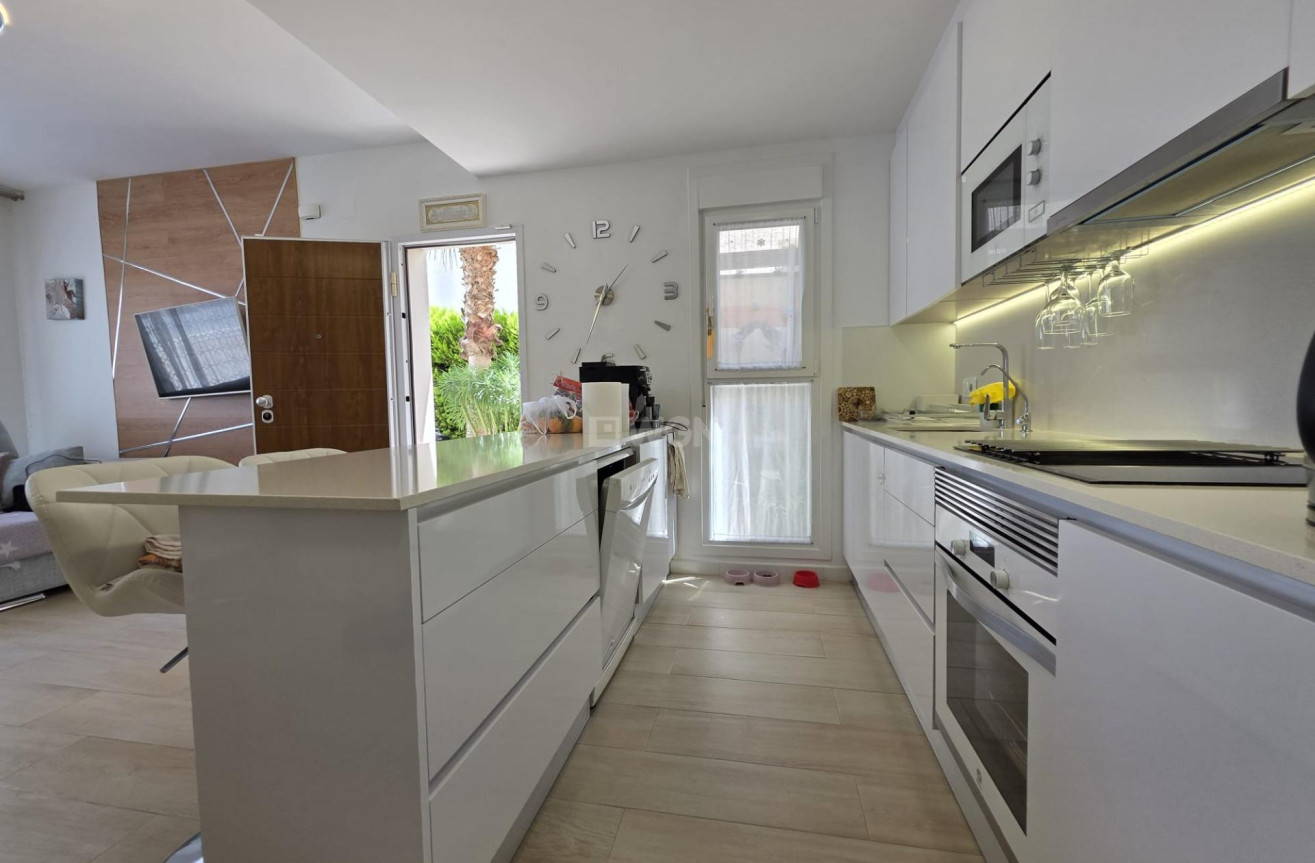 Odsprzedaż - Villa - Pilar de la Horadada - Zona Pueblo