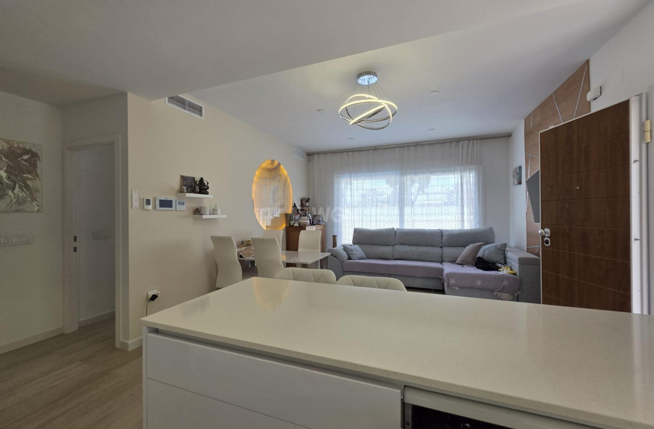 Odsprzedaż - Villa - Pilar de la Horadada - Zona Pueblo