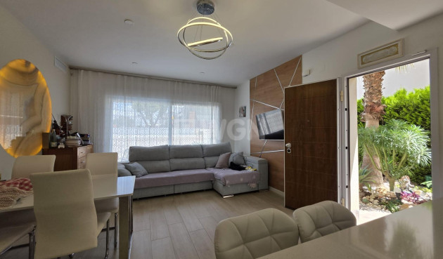 Odsprzedaż - Villa - Pilar de la Horadada - Zona Pueblo