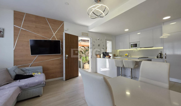 Odsprzedaż - Villa - Pilar de la Horadada - Zona Pueblo