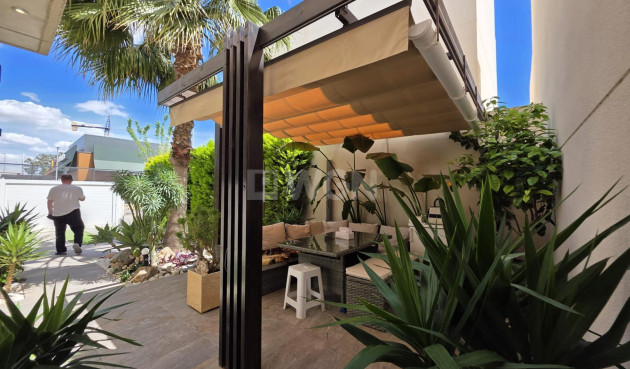 Odsprzedaż - Villa - Pilar de la Horadada - Zona Pueblo