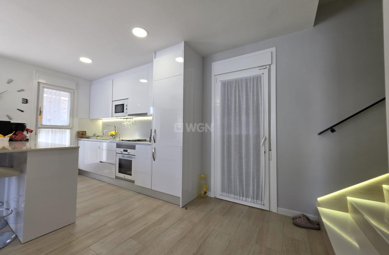 Odsprzedaż - Villa - Pilar de la Horadada - Zona Pueblo