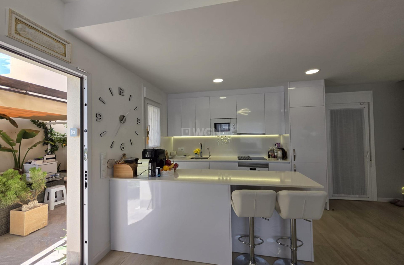 Odsprzedaż - Villa - Pilar de la Horadada - Zona Pueblo